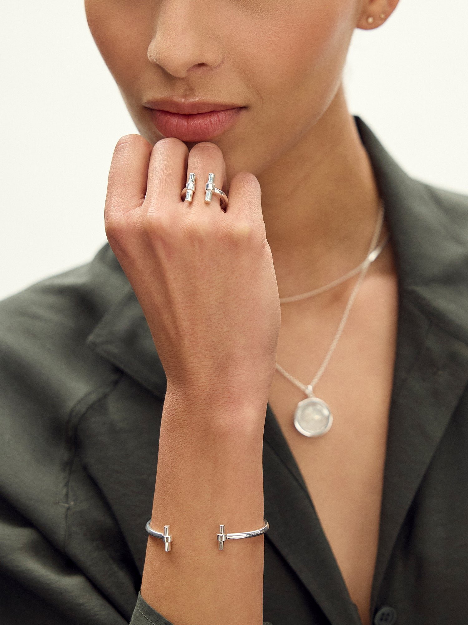Adjustable size T-bar bangle - Image 2